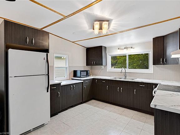 4th image of 116 Franciscus St