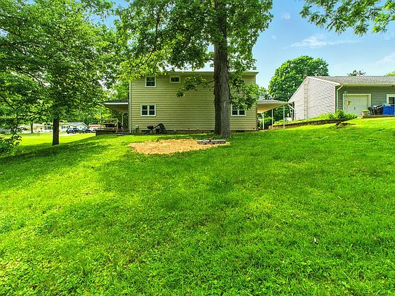 4th image of 1090 Keller Dr