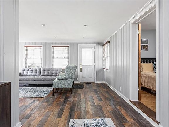 5th image of 5736 N Primrose Ave