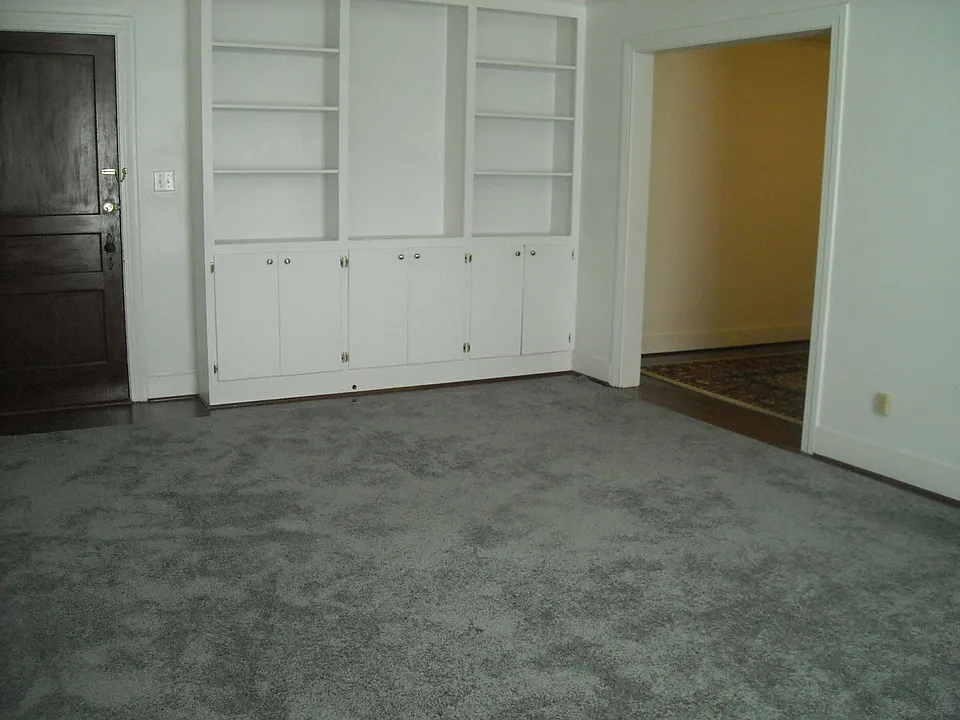 LIVING ROOM 15X12
