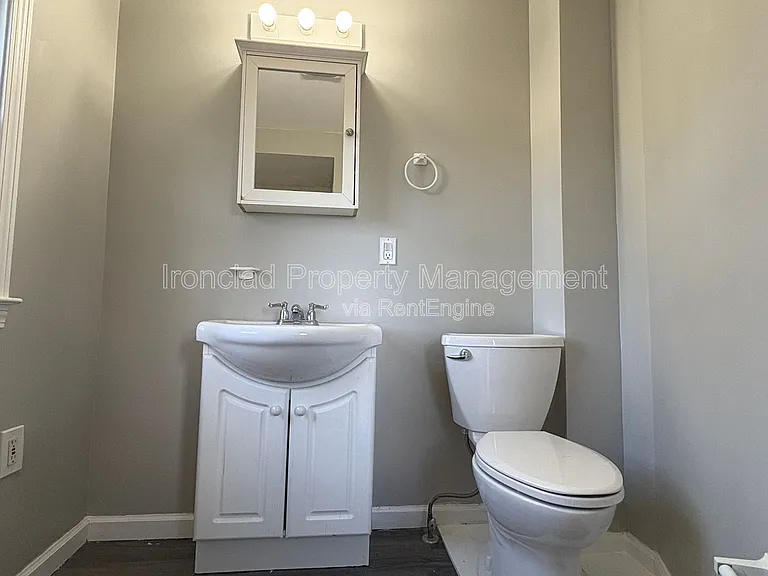 548 Main St #2 — Photo 17