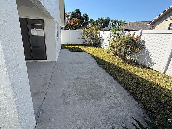 3rd image of 4352 Sandhurst Dr
