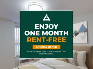 700 Kingston Rd, Toronto, ON M4E 1R4