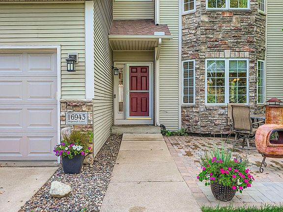 3rd image of 16943 Hopewell Ct