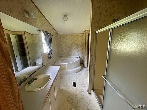 3rd image of 605 W Main St