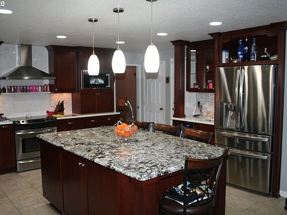 3rd image of 2463 SE Heather Ct