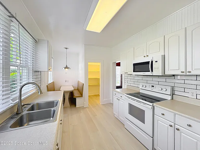 2811 N Indian River Dr — Photo 13