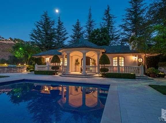 4th image of 997 Brook Meadow Ct
