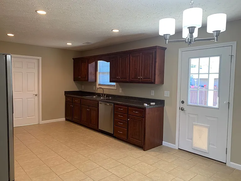 379 Hendrixson Dr — Photo 14