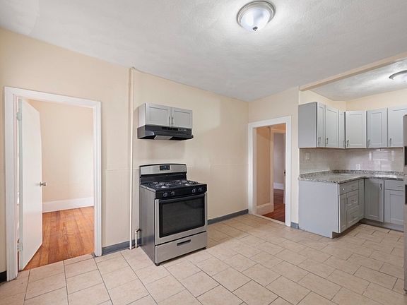 5th image of 75 Bellingham St #2