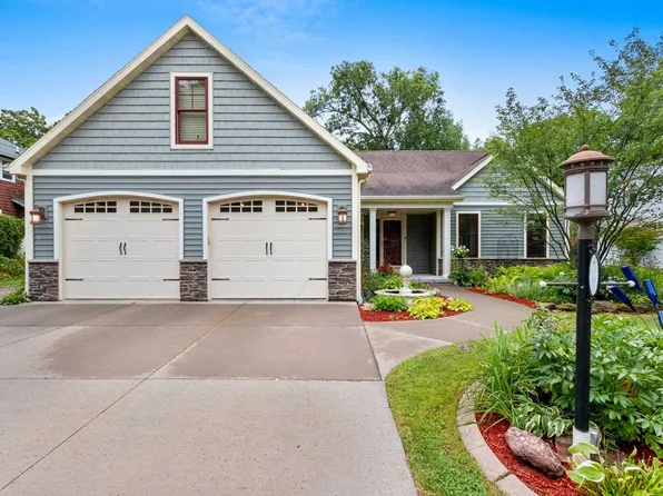 2309 Riverside Dr, Kaukauna, WI 54130