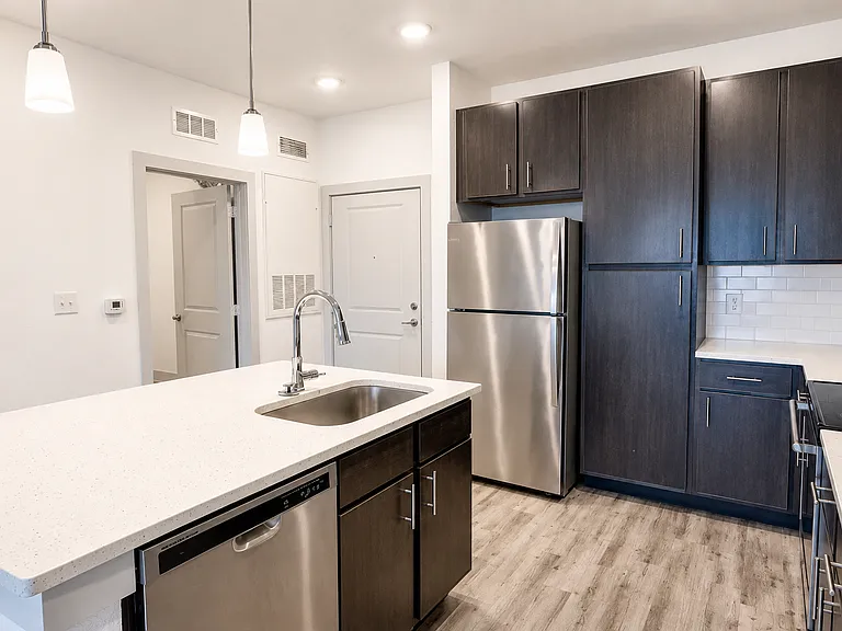 Azalea Bay Apartments — Photo 50