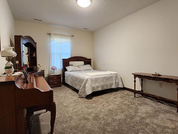 5th image of 109 Waterford Dr