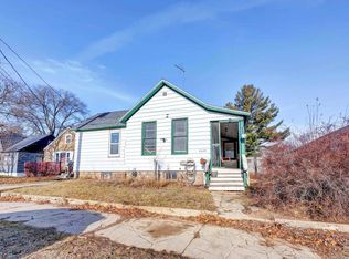 2430 Carney Ave, Marinette, WI 54143