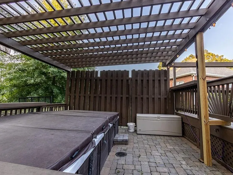 735 Courtland Ave — Photo 5