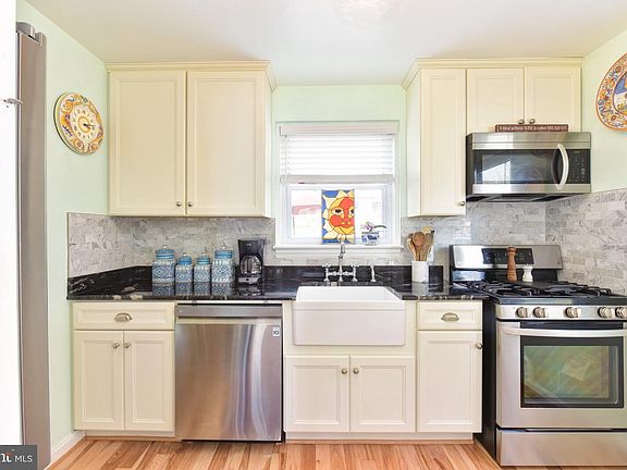 5th image of 58 E Rosemont Ave