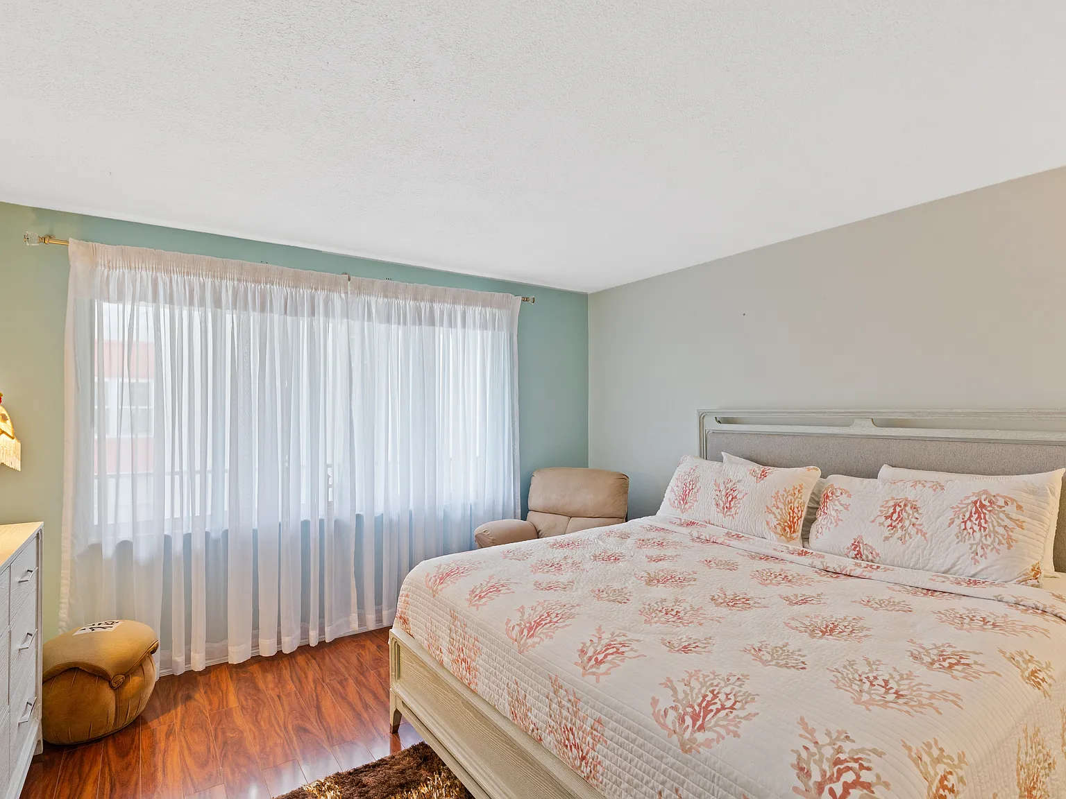 3 bed, 1545 sqft, $2,700 — Photo 3