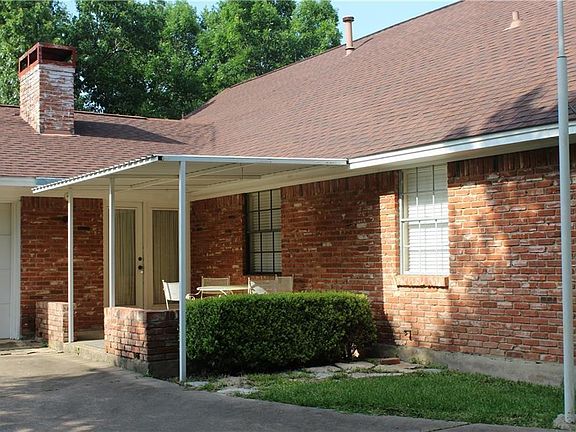 3rd image of 816 Nob Hill Ln