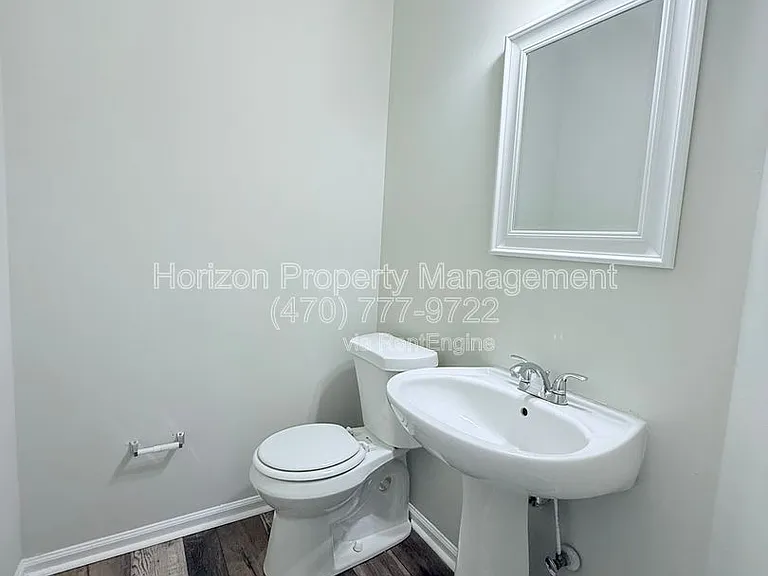 51 Hampton Dr — Photo 8