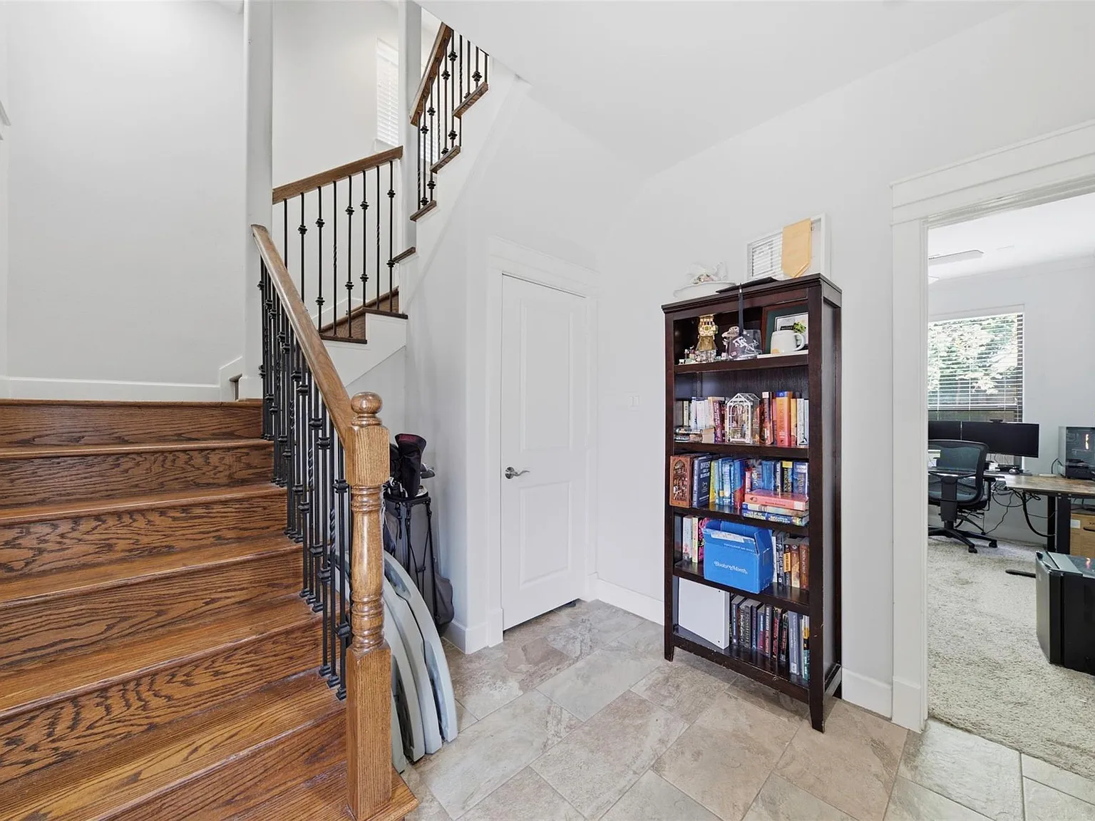 3 bed, 3.5 bath, 1990 sqft, $3,200 — Photo 2