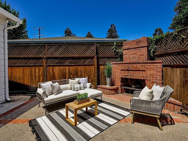535 Bertola St — Photo 7
