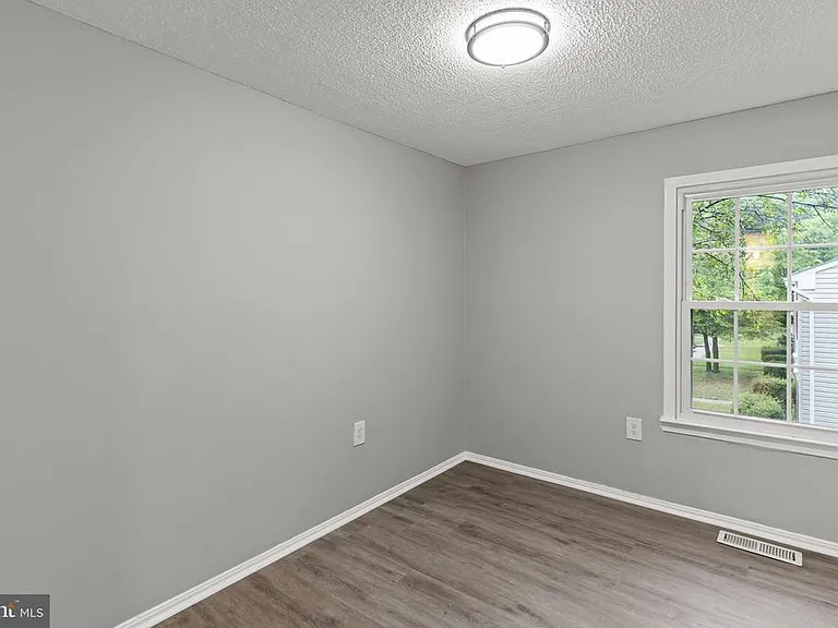 1718 Brightwell Ct — Photo 13