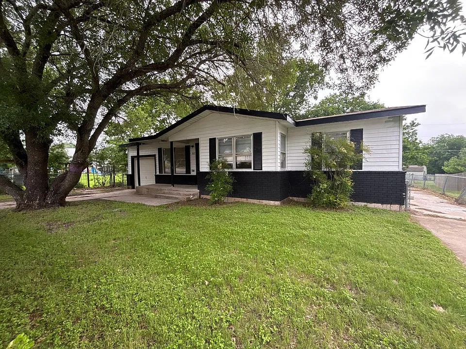 2117 Circle Dr