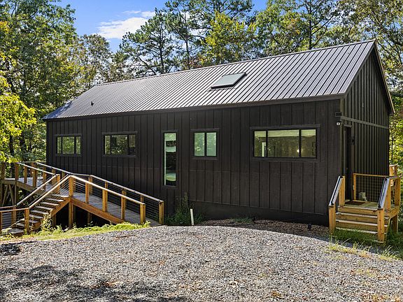 3rd image of 206 Anderson Dr
