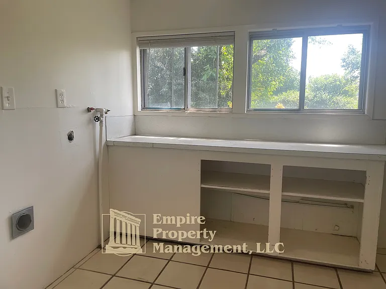4950 Barger Dr — Photo 17