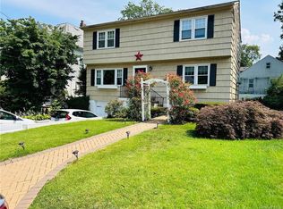 211 Villa Ave, Mamaroneck, NY 10543