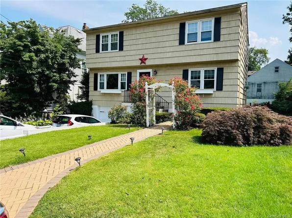 211 Villa Ave, Mamaroneck, NY 10543