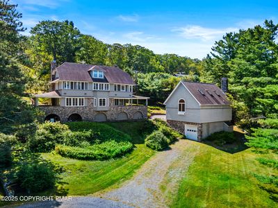 664 Griscom Rd, Buck Hill Falls, PA, 18323