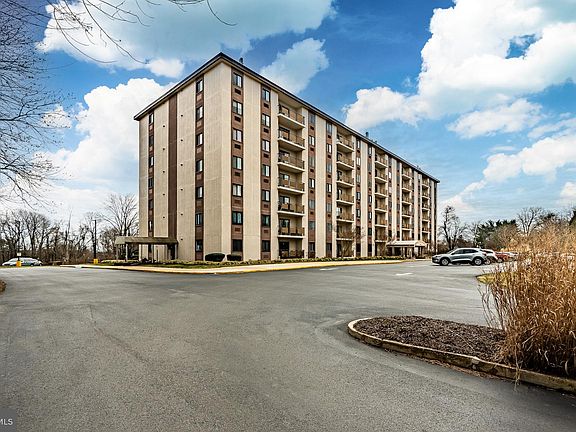 3rd image of 27703 Valley Run Dr #703