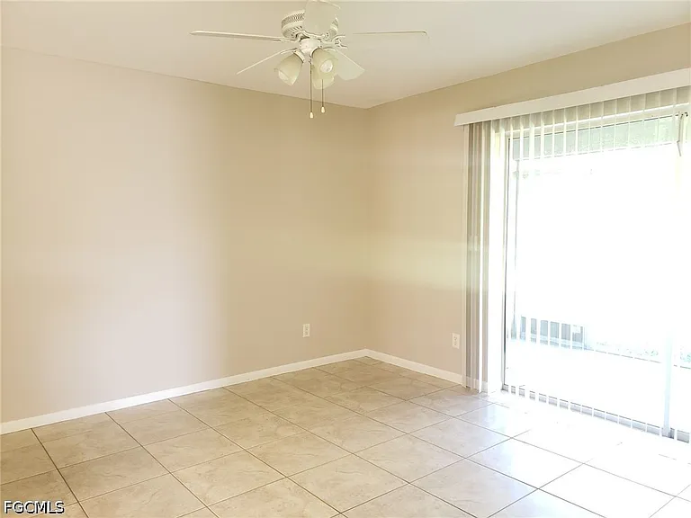 1101 SW 48th Ter — Photo 9