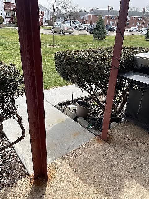 1st image of 183 Seaton Rd APT 2