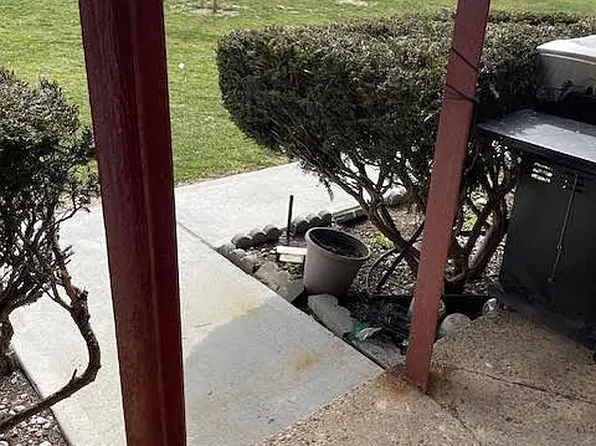 183 Seaton Rd APT 2, Stamford, CT 06902