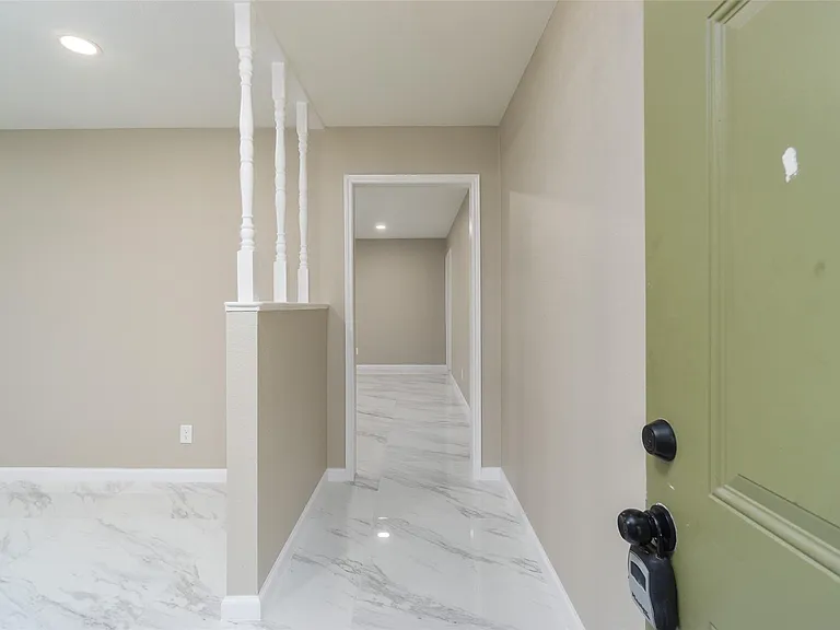 16450 Parksley Dr — Photo 2