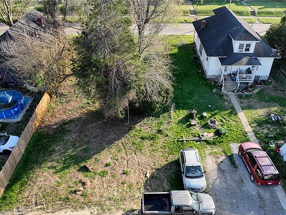 2nd image of 1319 16th St