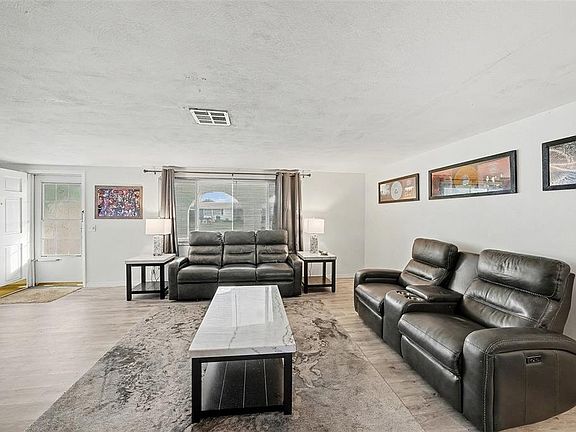 3rd image of 5725 Thrush Dr