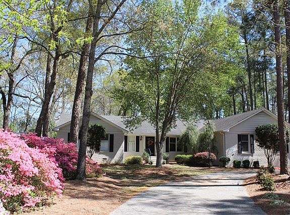 3rd image of 120 Walnut Creek Dr