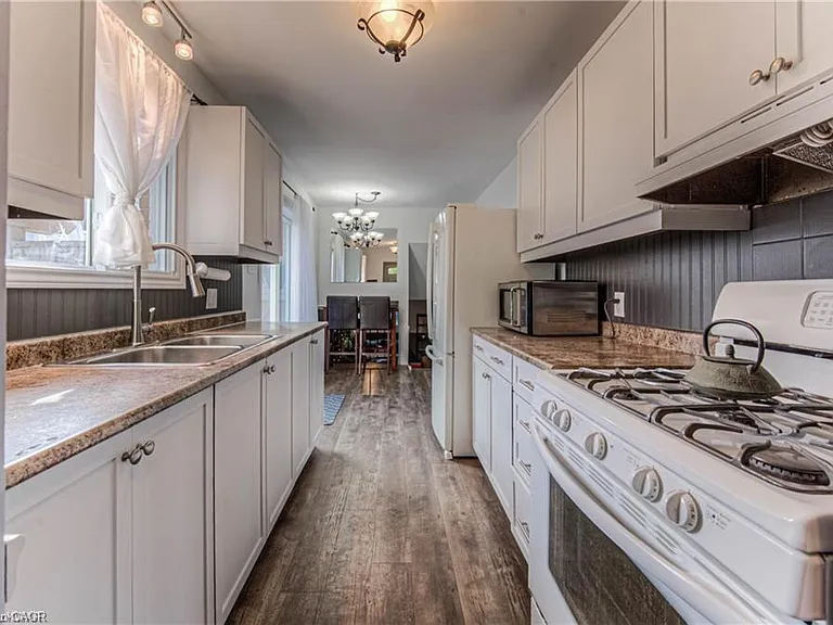 483 Kingscourt Dr #A — Photo 3