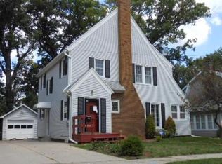 724 Woodlawn Ave, Jackson, MI 49203
