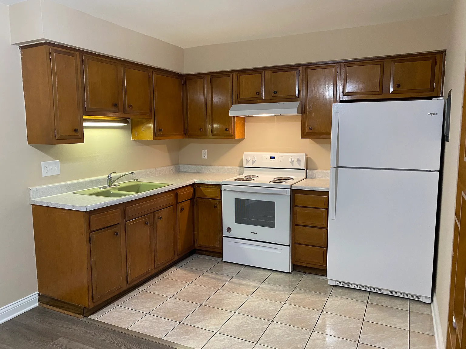 2 bed, 840 sqft, $1,000 — Photo 1