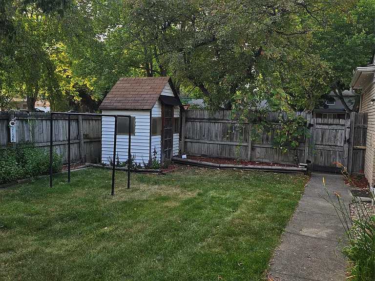 2310 Cumberland Dr — Photo 33