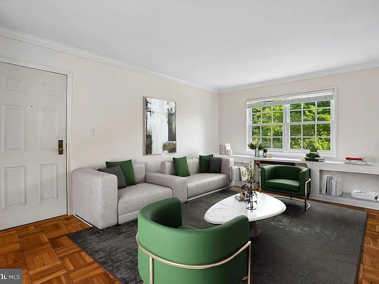 1702 W Abingdon Dr #201 — Photo 4