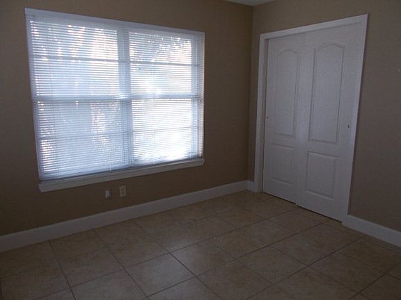 3rd image of 735 N Park St
