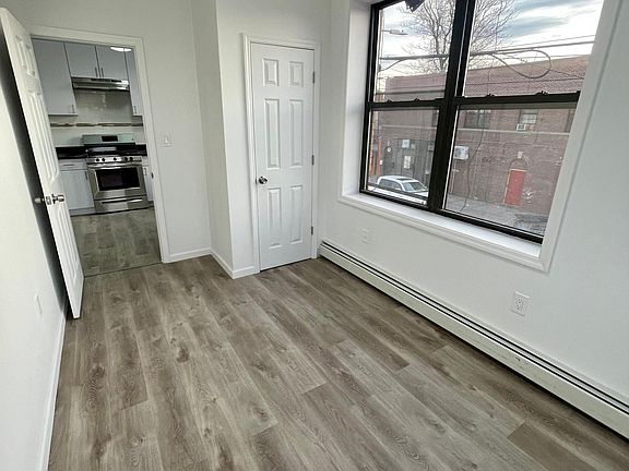 3rd image of 1641 E 95th St #1F