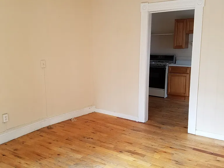 439 Meigs St — Photo 6