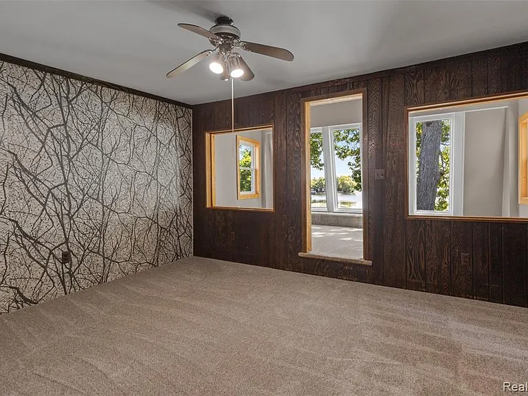 391 Shady Oaks St — Photo 34
