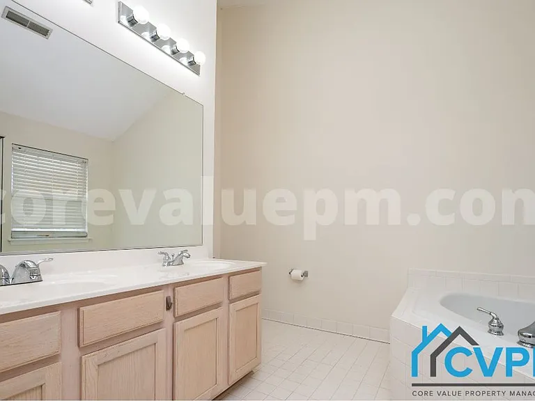 255 Seneca Ter — Photo 17